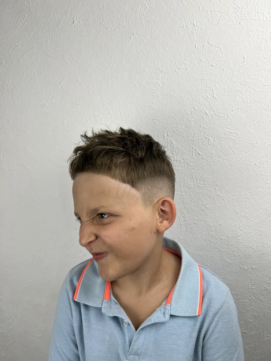 Мужская стрижка — барбершоп СВОИ Сочи